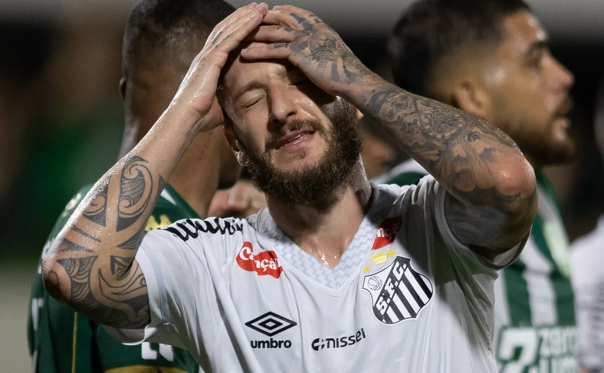 Santos tenta rescindir com Zé Rafael e quer contratar novo camisa 8