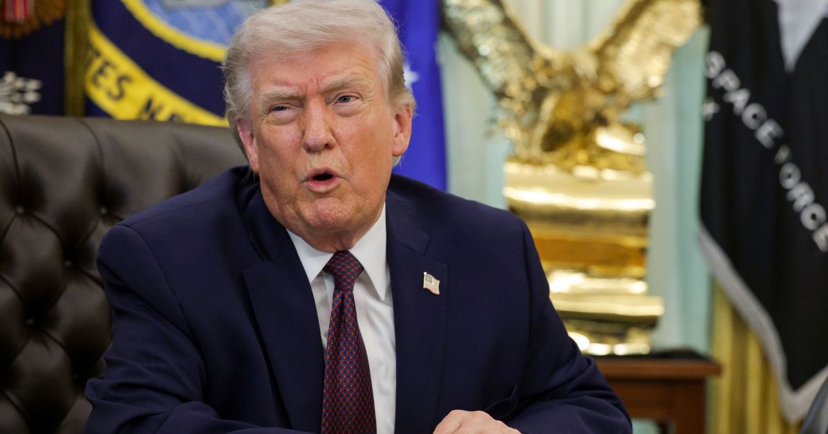 Trump diz que cessar-fogo segue em vigor e negociações avançam após ataques