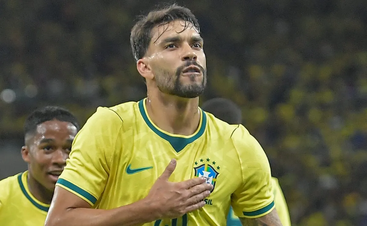 Lucas Paquetá, do Flamengo, ganha força com Ancelotti e deve ser titular em Brasil x Egito