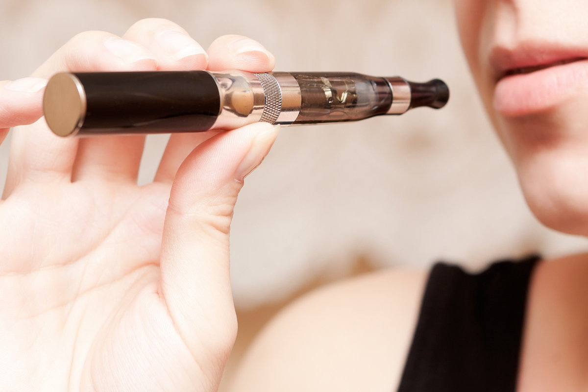 Cigarro eletrônico (vape): o que é, por que faz mal e riscos do uso