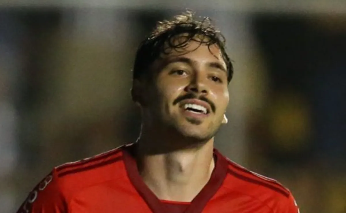 Maurício é ovacionado por atuação em goleada do Paraguai contra Nicáragua