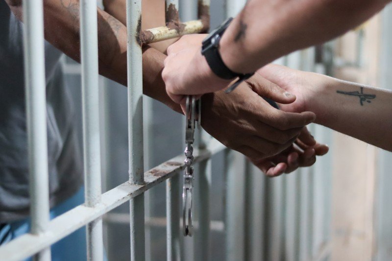 Homem é preso em Porto Velho por suspeita de transmitir HIV a mulheres de forma proposital