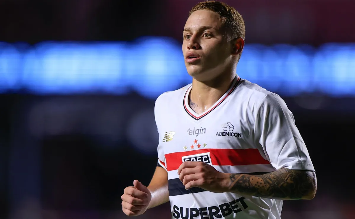São Paulo recebe propostas por Maik enquanto define futuro do lateral afastado