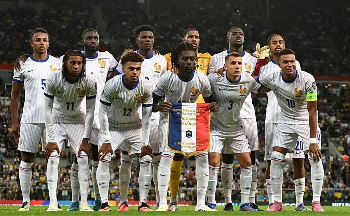 França sofre com calor extremo antes da estreia na Copa do Mundo e adota plano especial