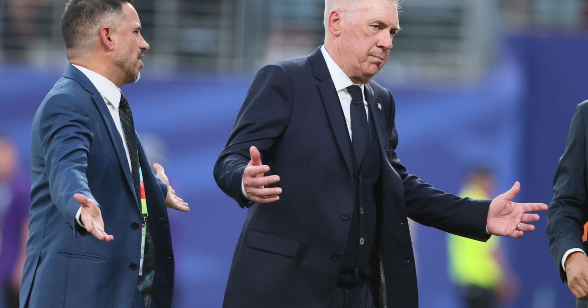 Com poucas palavras, Ancelotti mostra irritação com empate da Seleção