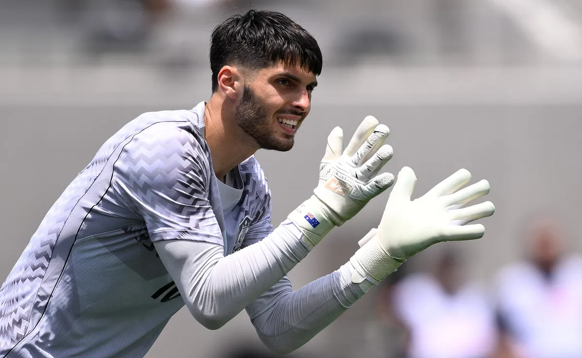 Patrick Beach aproveita chance como titular e chama atenção em Austrália x Turquia pela Copa do Mundo