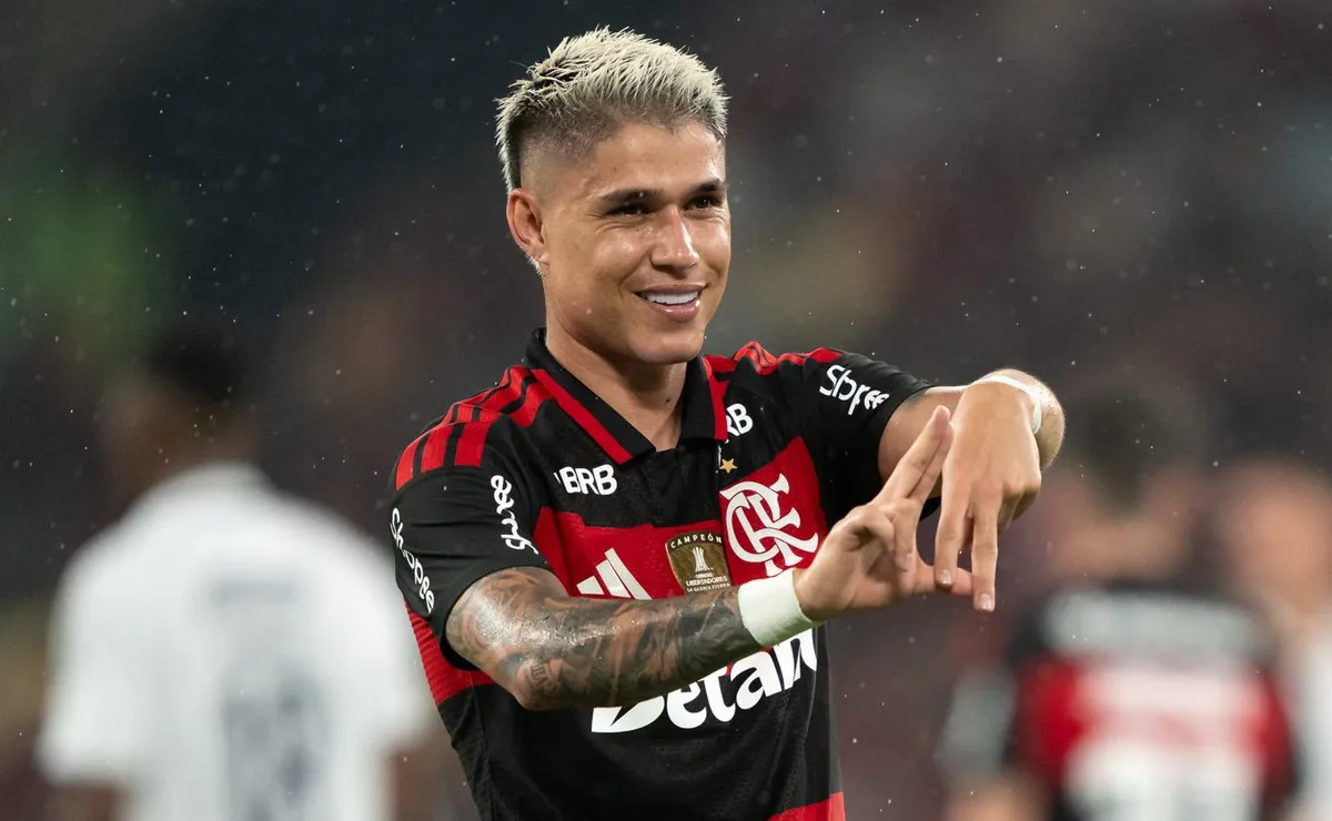 Flamengo projeta faturar mais de R$ 120 milhões com Ryan Roberto e Luiz Araújo, mas quer novas vendas