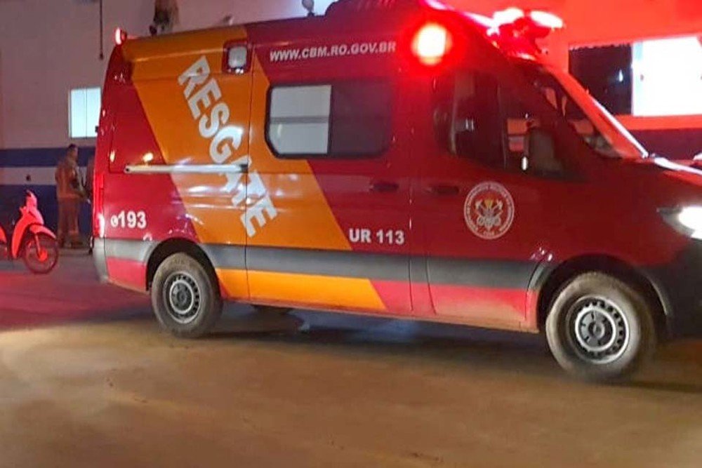 Jaru: Colisão entre motocicletas deixa mulher ferida e um dos condutores foge do local