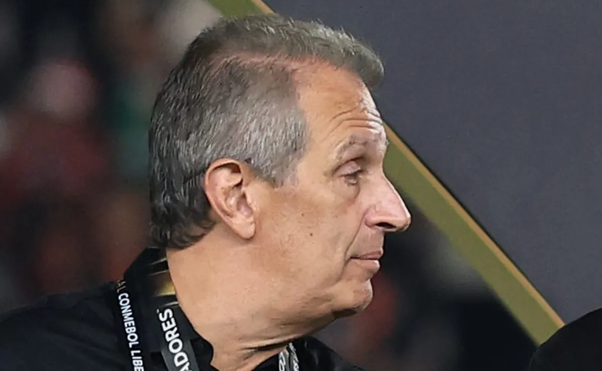 Presidente do Flamengo vê Palmeiras favorecido pela arbitragem: “Tolerância infinitamente menor”