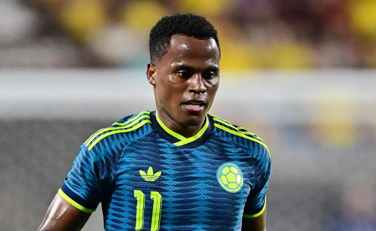 Arias estreia pela Colômbia na Copa do Mundo após recusar proposta de R$ 136 milhões do Flamengo