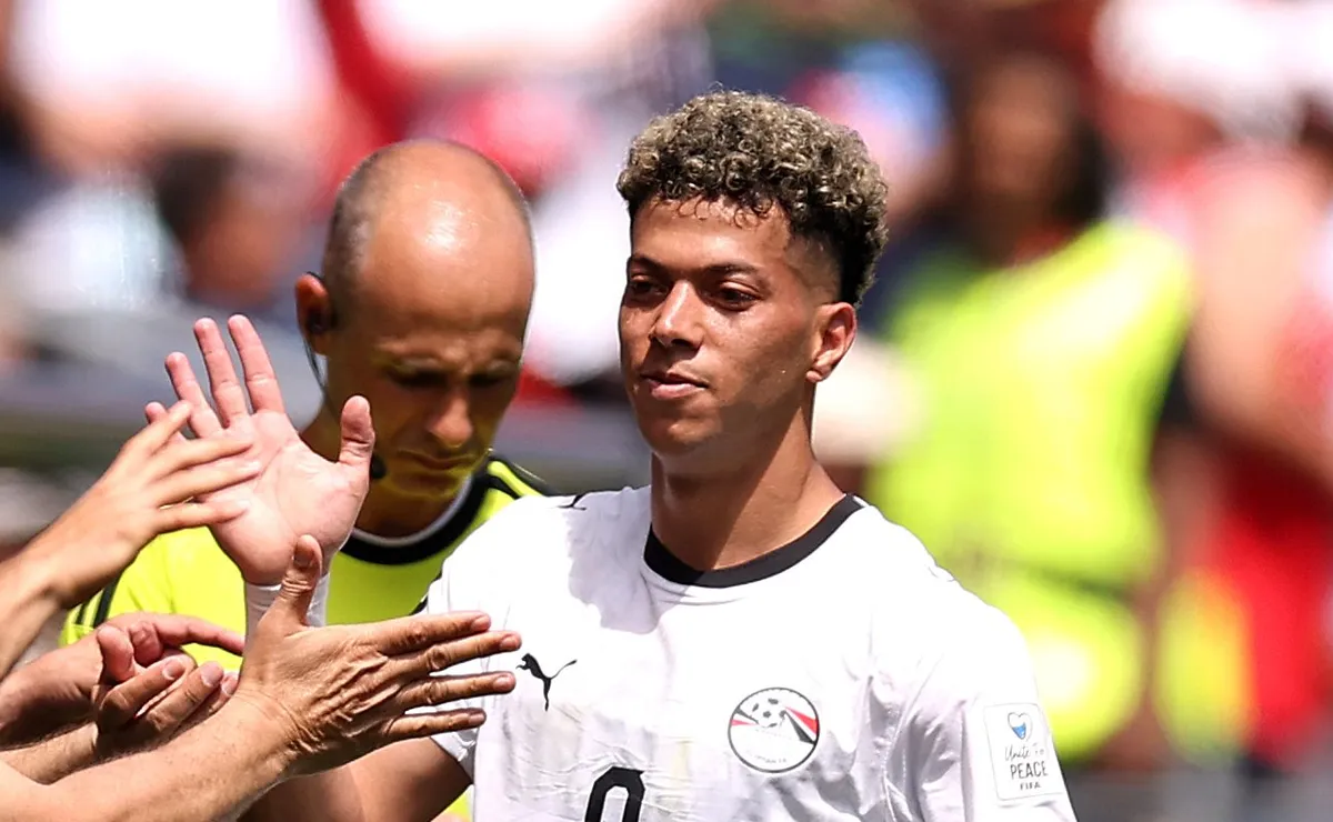 Emam Ashour falha em momento decisivo e vê o Egito empatar com a Bélgica na estreia