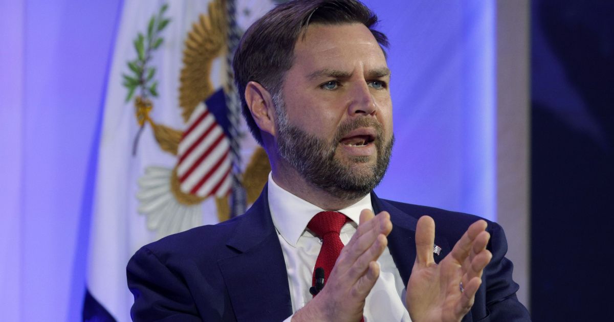 Trump pode divulgar o acordo com Irã antes de sexta-feira, diz Vance