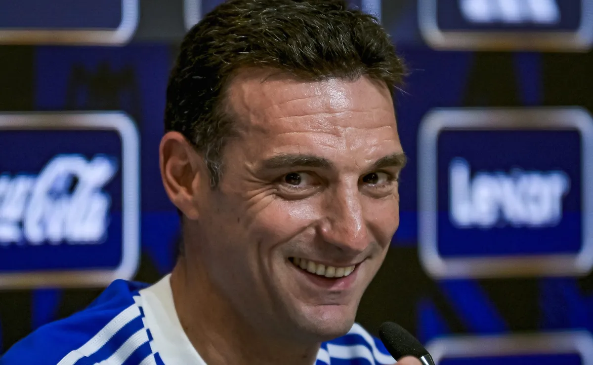 Scaloni revela carinho especial pela Seleção Brasileira na Copa do Mundo: “Por que não pensar?”