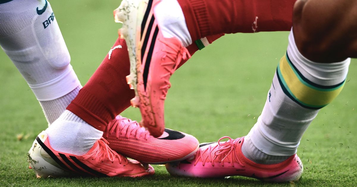 Chuteiras rosas dominam a Copa do Mundo; entenda a tendência