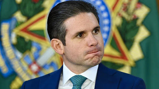Motta convoca reunião de líderes para votar PL do fim da escala 6x1