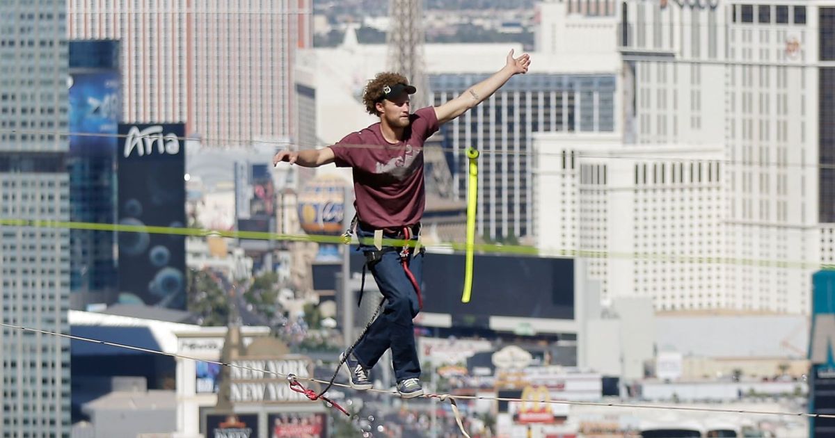 Acidente de base jumping mata dois, incluindo atleta do Super Bowl