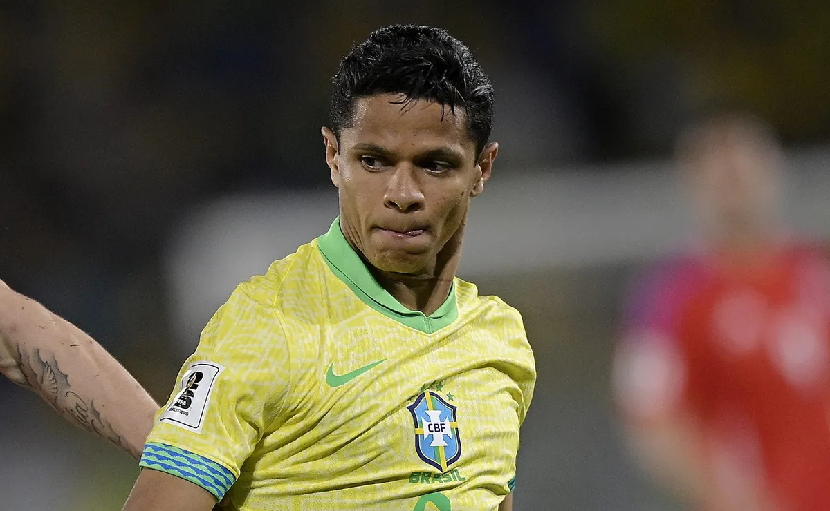 Douglas Santos prevê choque físico e sinaliza o vigor do Haiti como armadilha para o Brasil