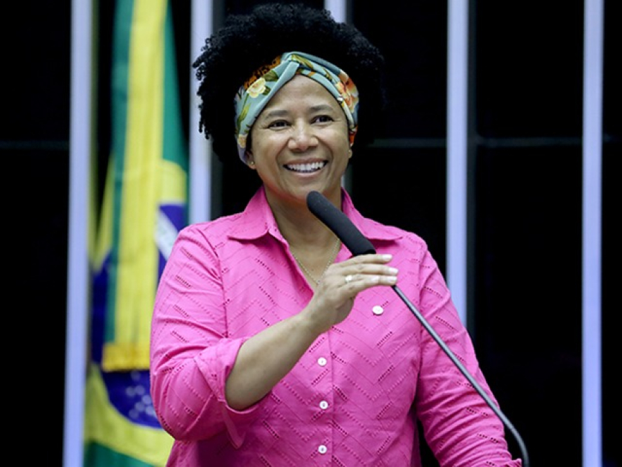 Comunidade da Asprovila promove reunião com presença da deputada federal Silvia Cristina