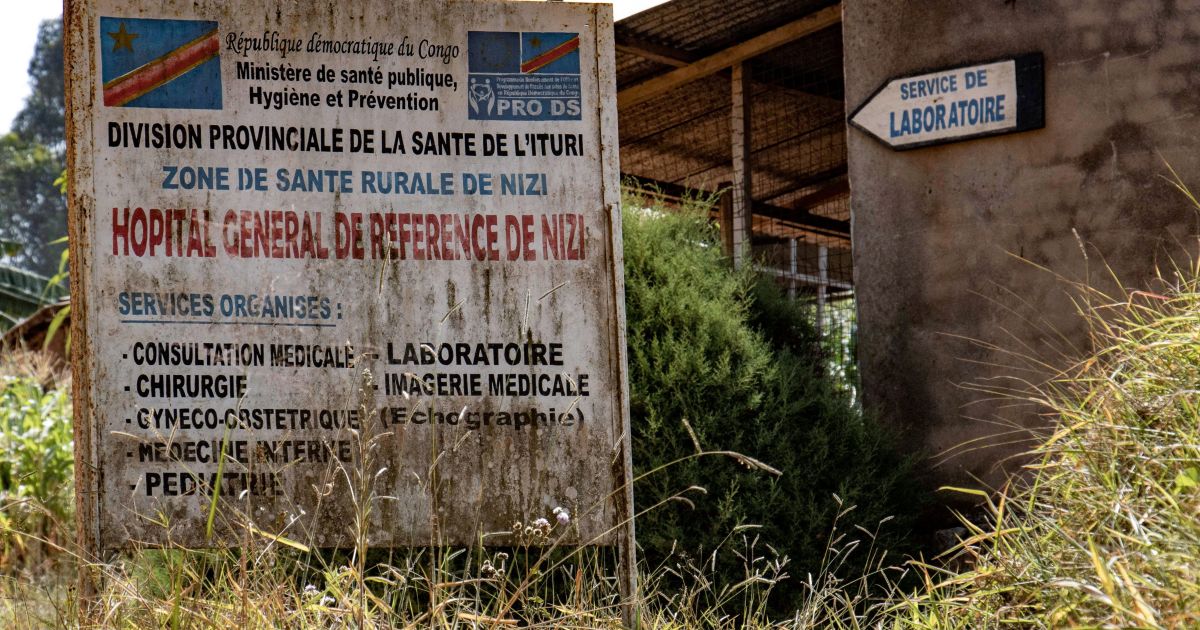 Homens armados retiram mulher e filha de clínica de ebola na RD Congo