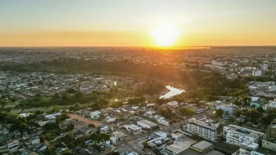 Quarta-feira de calor e muitas nuvens em RO