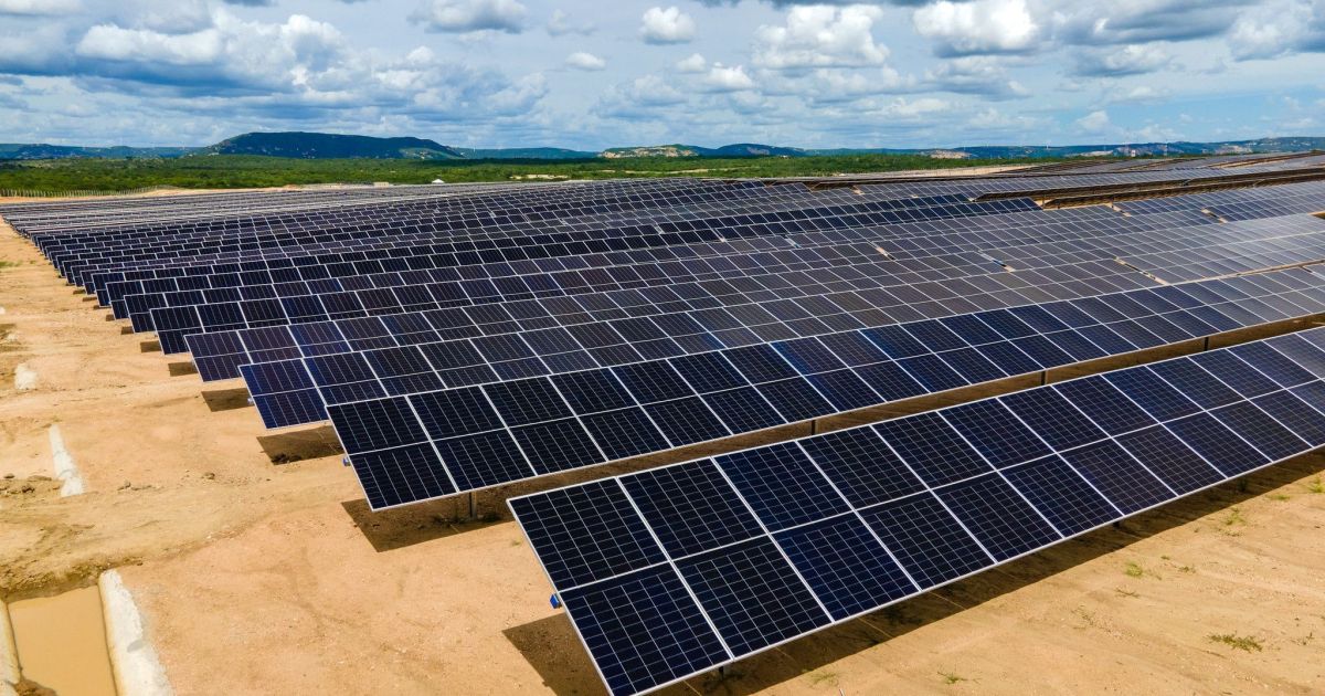 Atlas vê melhora regulatória, mas mantém cautela sobre novos investimentos