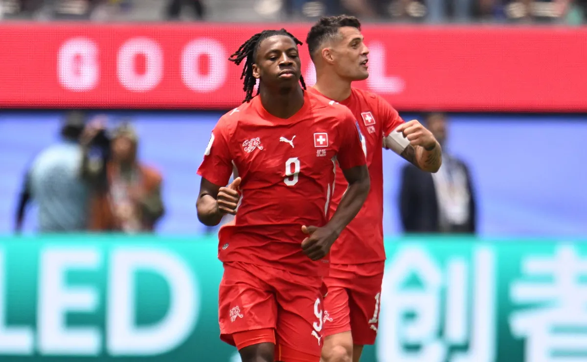 Suíça vence a Bósnia, aproveita expulsão e fica perto das oitavas da Copa do Mundo