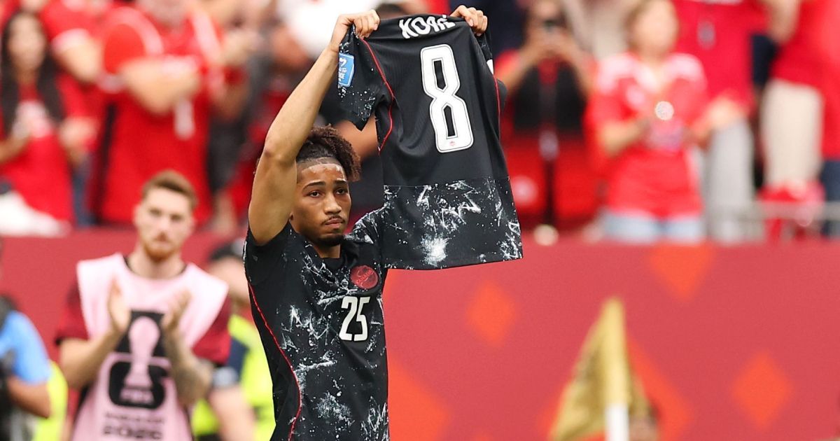 Saliba dedica gol a Koné após volante quebrar a perna em Canadá x Catar