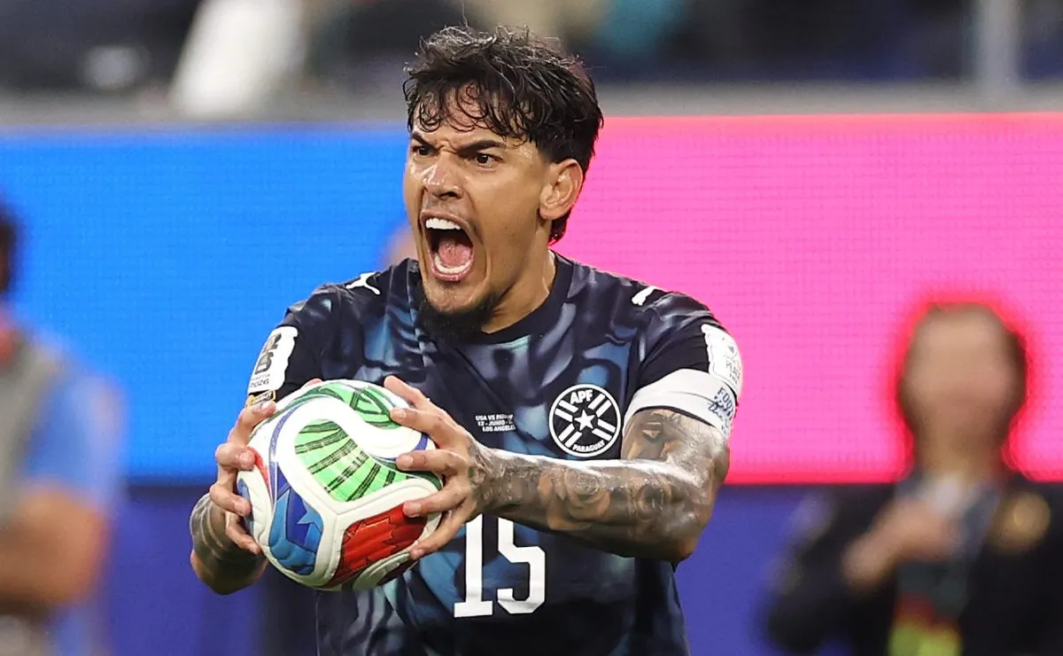 Gustavo Gómez, do Palmeiras, tem atuação heroica em Turquia x Paraguai pela Copa do Mundo