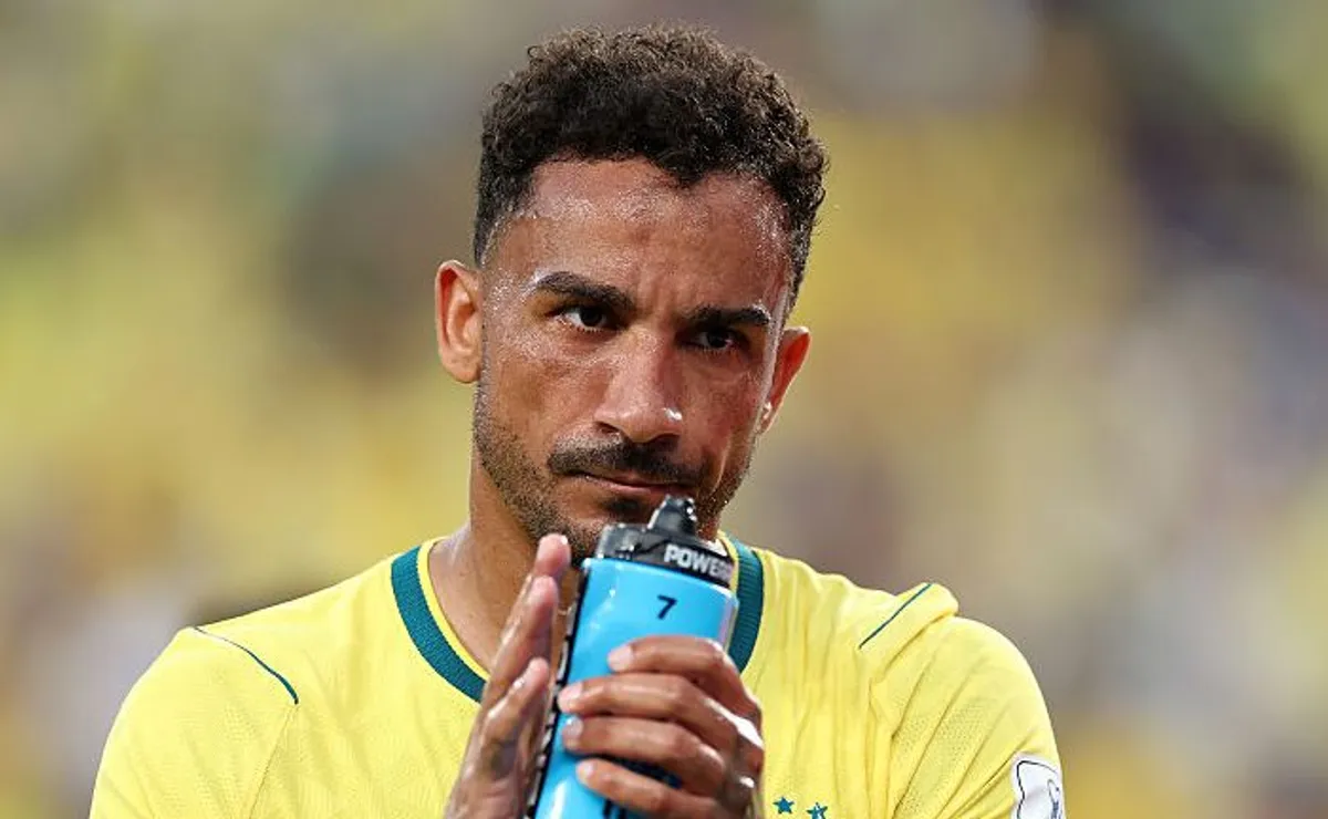 Danilo convence Ancelotti e deve seguir como titular do Brasil contra a Escócia