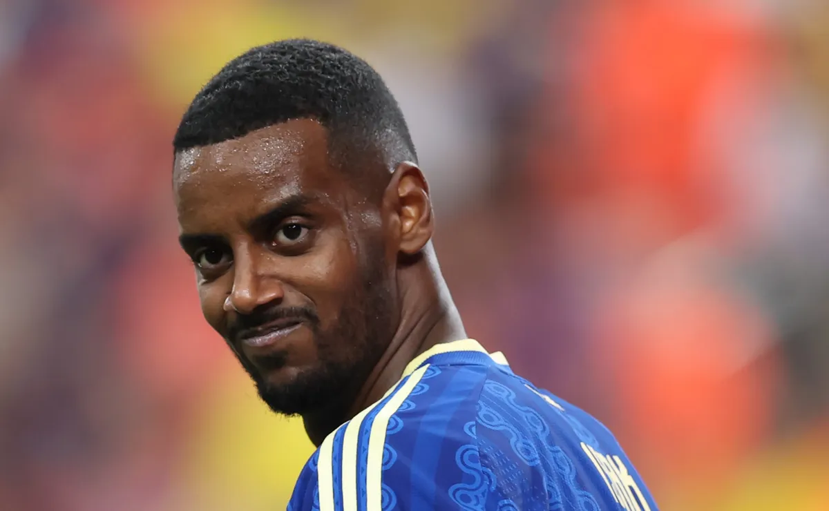 Isak comete erro e se redimi apesar da goleada da Holanda sobre a Suécia