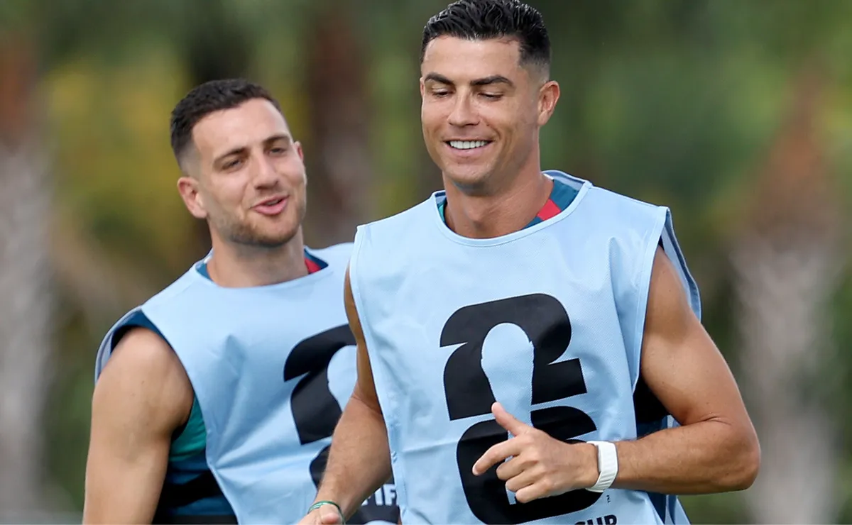 Dalot ameniza polêmica envolvendo Cristiano Ronaldo em Portugal: “Estamos fortes e unidos”