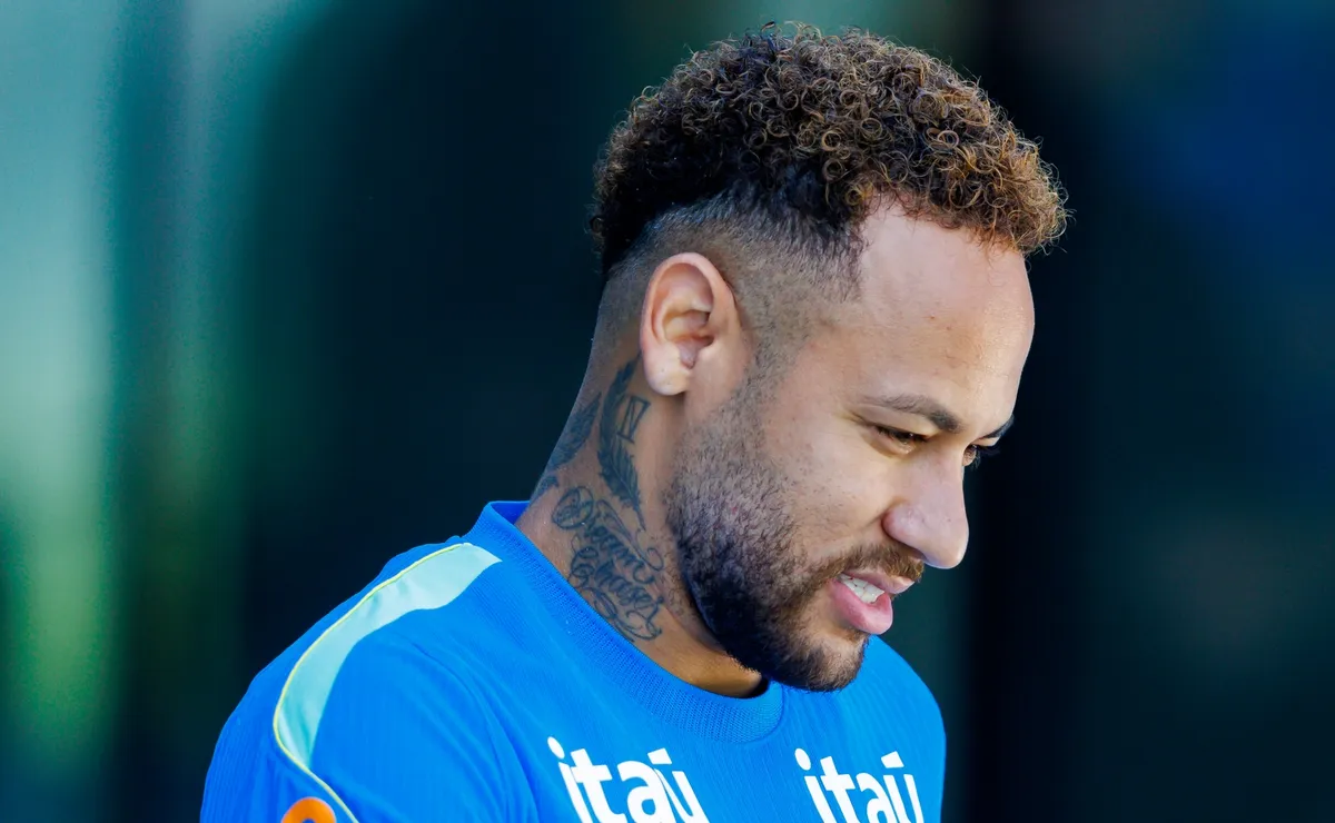 Jack Hendry projeta duelo “confortável” com Neymar em Brasil x Escócia na Copa do Mundo
