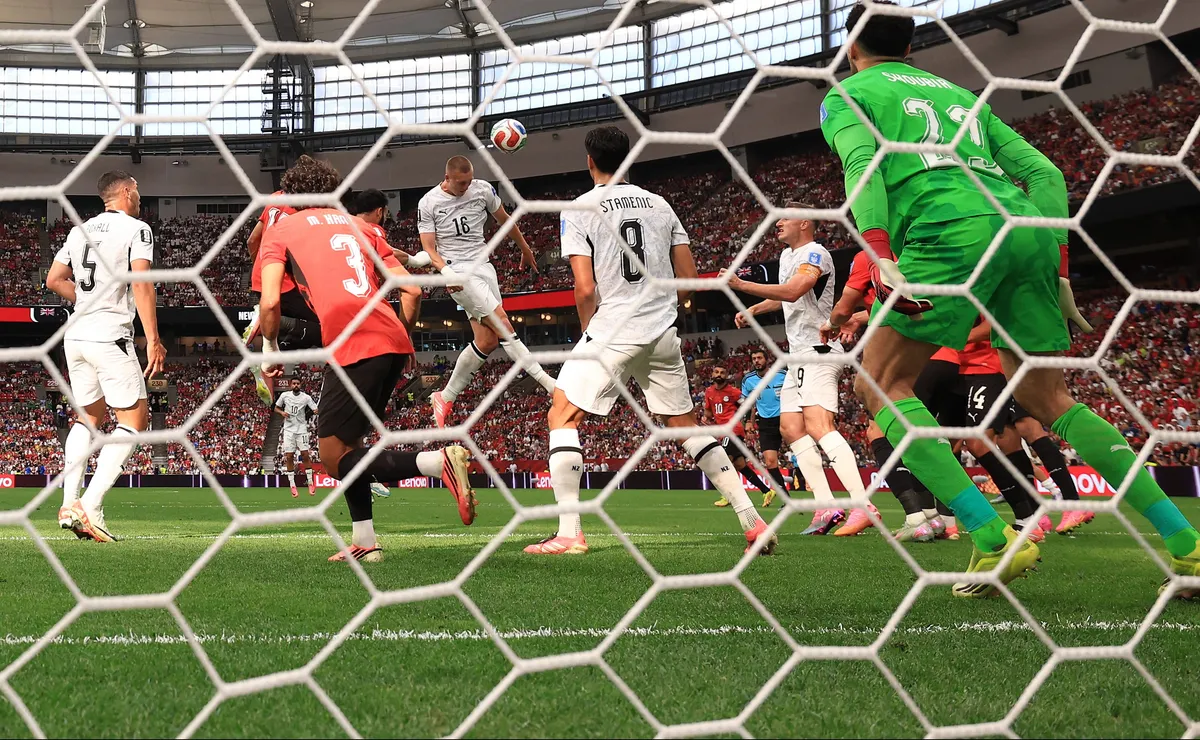 Copa do Mundo: PC Oliveira aponta irregularidade no gol da Nova Zelândia diante do Egito