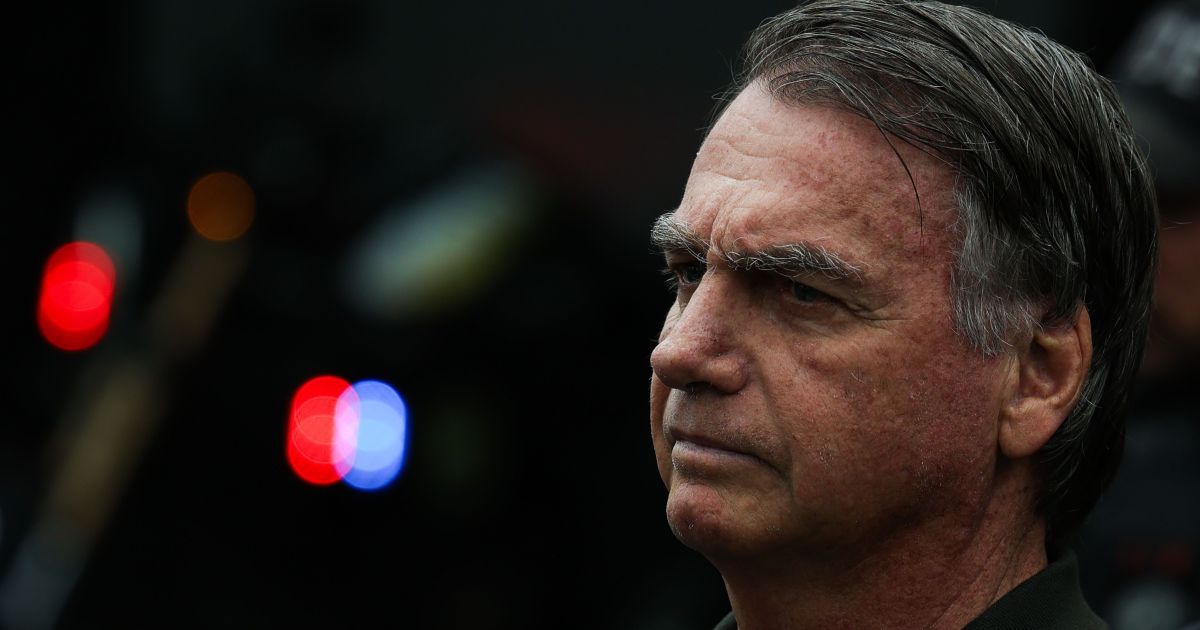 Moraes avalia domiciliar de Bolsonaro após manifestação de PGR e defesa