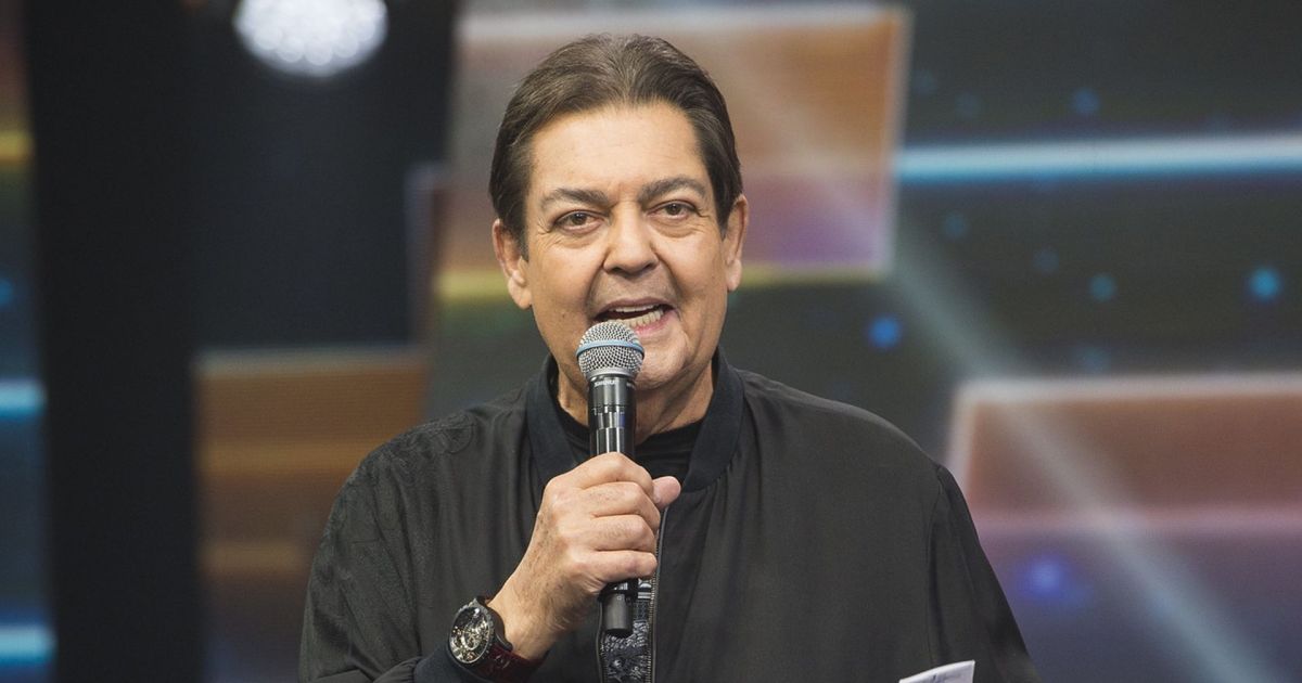 Faustão celebra vitória do Brasil na Copa ao lado do genro; veja