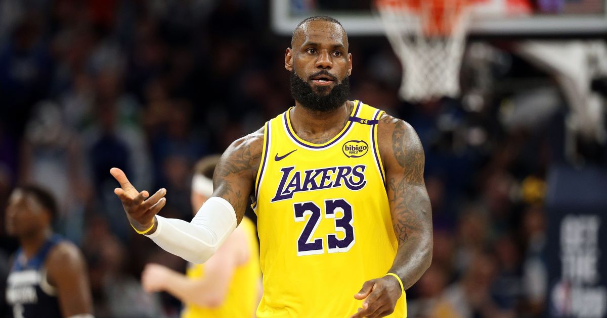 LeBron James agradece ao LA Lakers após anunciar saída: “Uma honra vestir”
