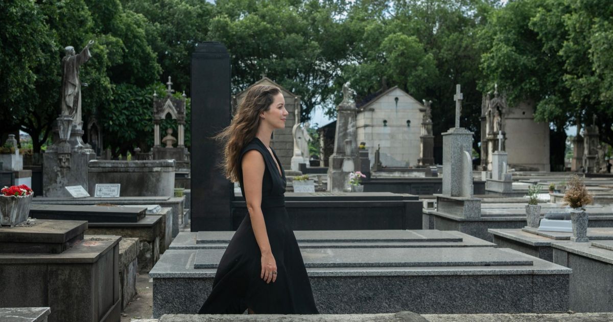 “Nem tudo se fala”, diz Nathalia Dill sobre enigma em “Quem Ama Cuida”