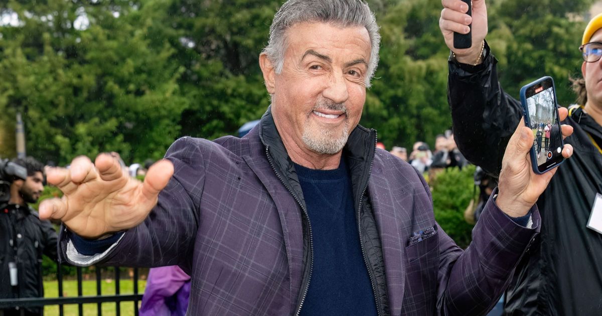 Aos 79 anos, Sylvester Stallone fala sobre café da manhã: “3 claras de ovo”