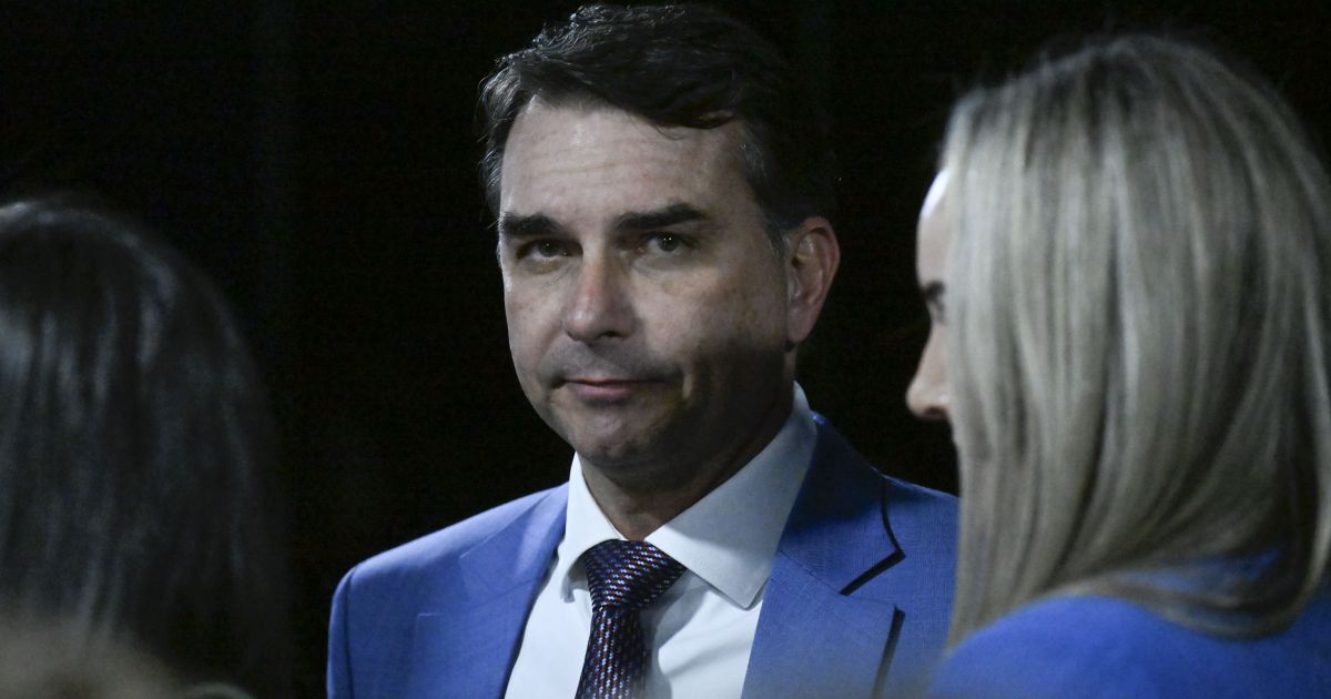 Flávio viaja aos EUA e promete defender Pix em audiência sobre tarifas