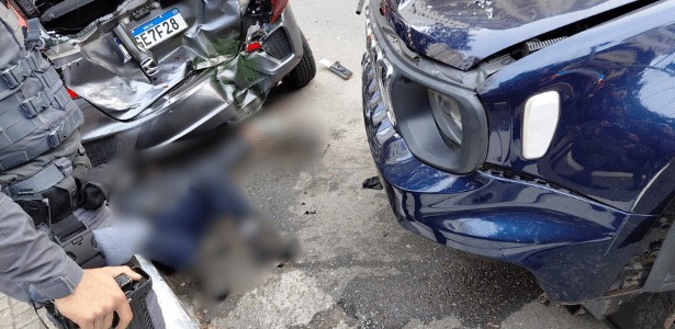 Perseguição policial nos Jardins deixa motociclista ferido e carros danificados