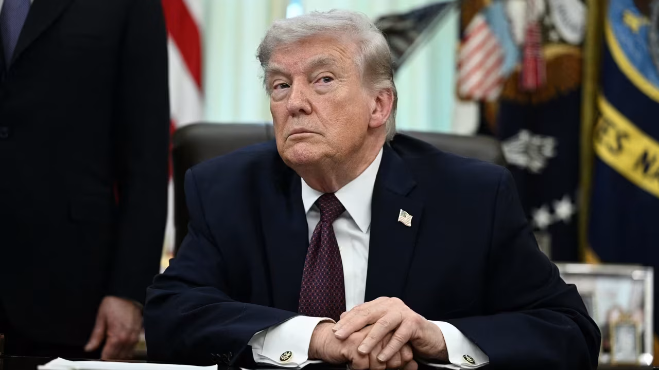 Trump volta a dizer que a Groenlândia “deveria ser controlada pelos EUA”