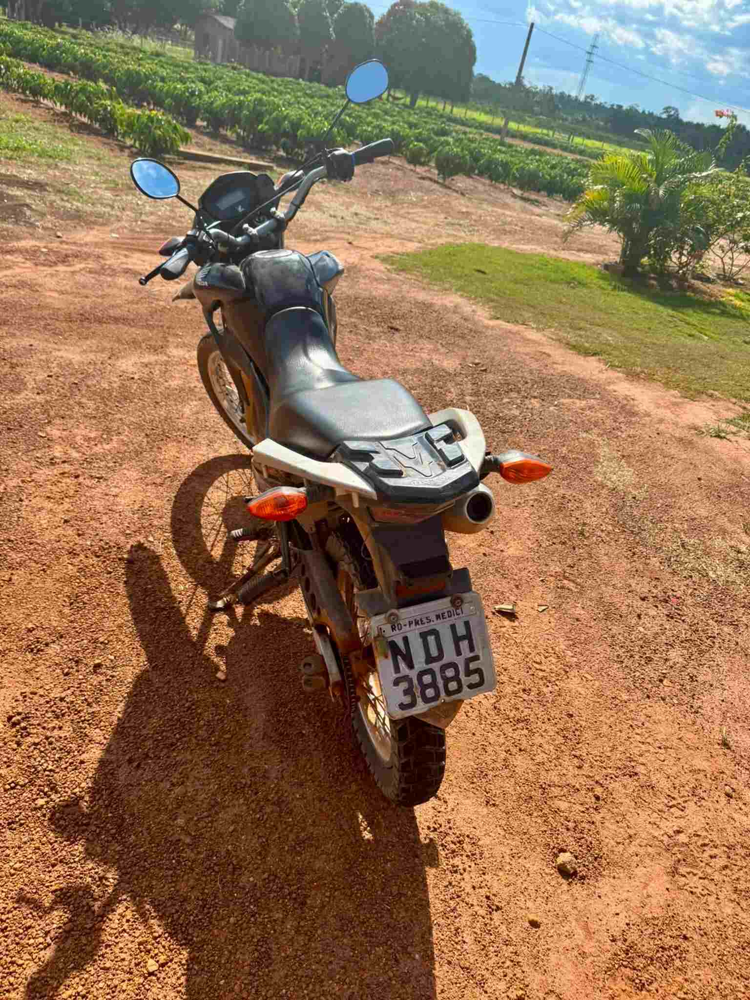 PMRO RECUPERA MOTOCICLETA ROUBADA E PRENDE DOIS HOMENS DURANTE A OPERAÇÃO BRASIL CONTRA O CRIME ORGANIZADO