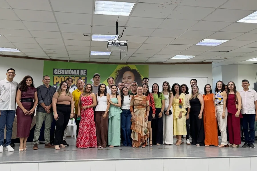 Quixeramobim empossa 20 professores e investe na qualidade da educação pública