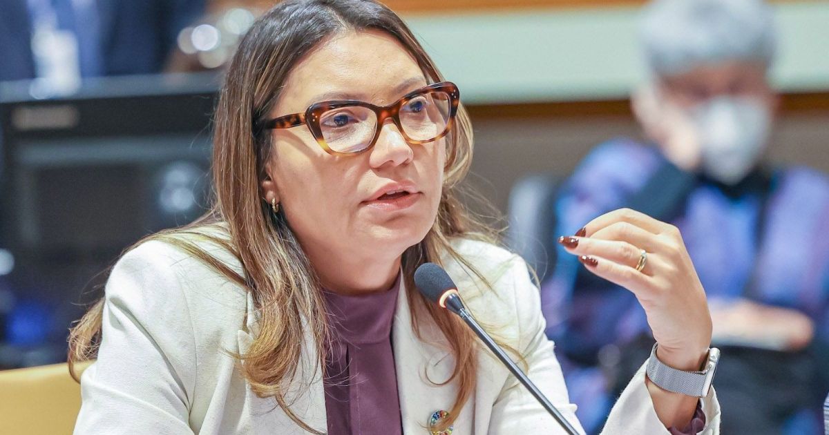 Janja vai a evento contra feminicídio em estratégia por eleitorado feminino