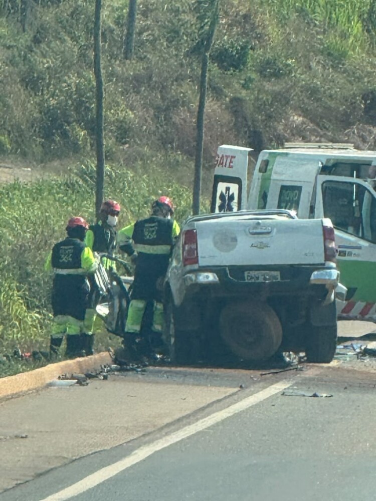 Grave Colisão entre Caminhonete s10 e caminhão Baú deixa vítima fatal na Br-364 Entre Jaru e Ariquemes