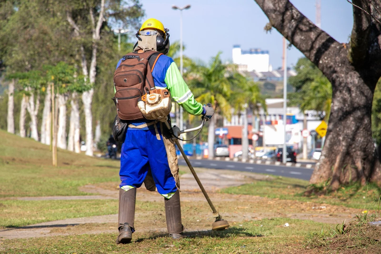 Prefeitura de Jaguariúna intensifica limpeza urbana com três equipes em ação