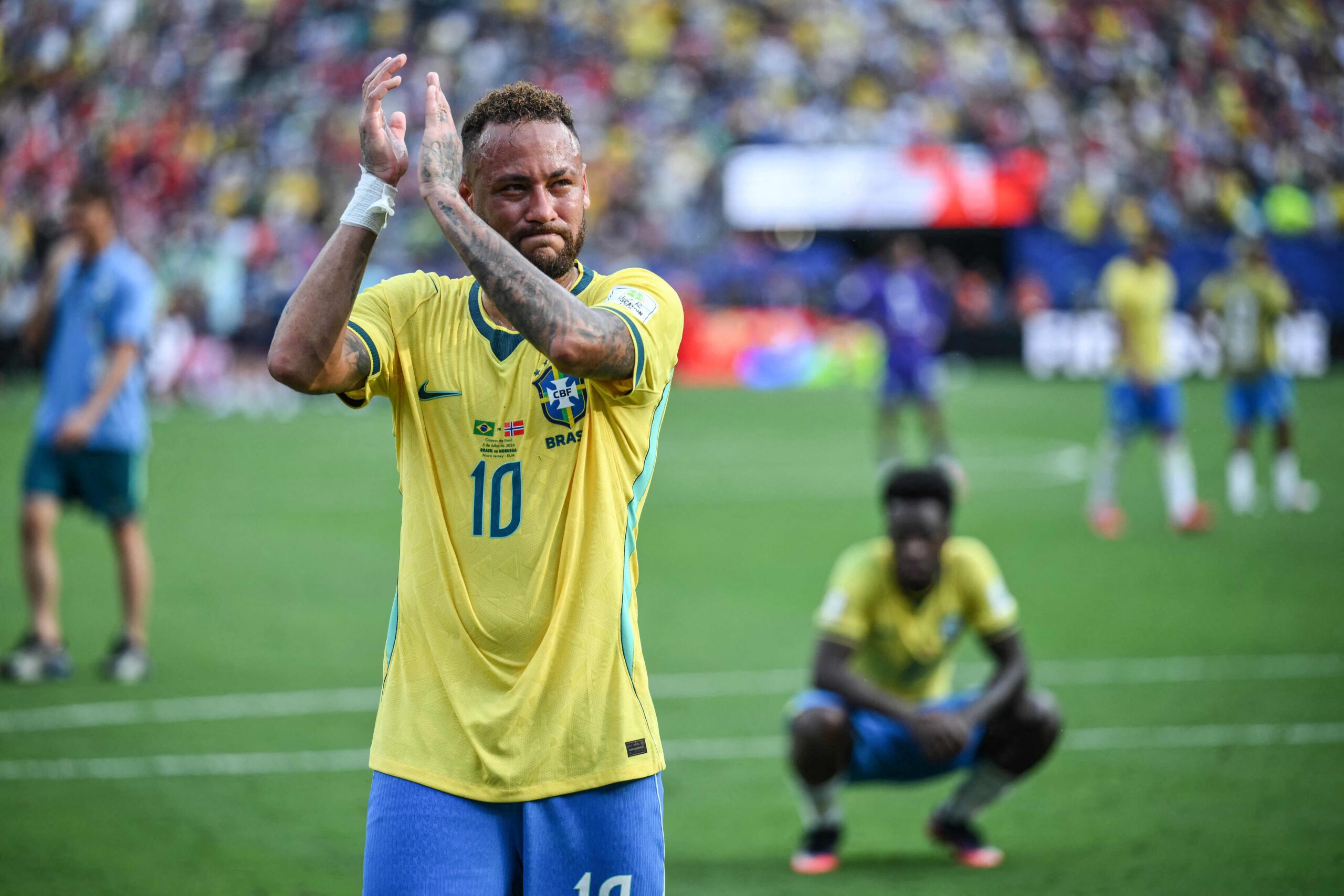 Neymar anuncia fim de ciclo na seleção e gera expectativa sobre aposentadoria profissional