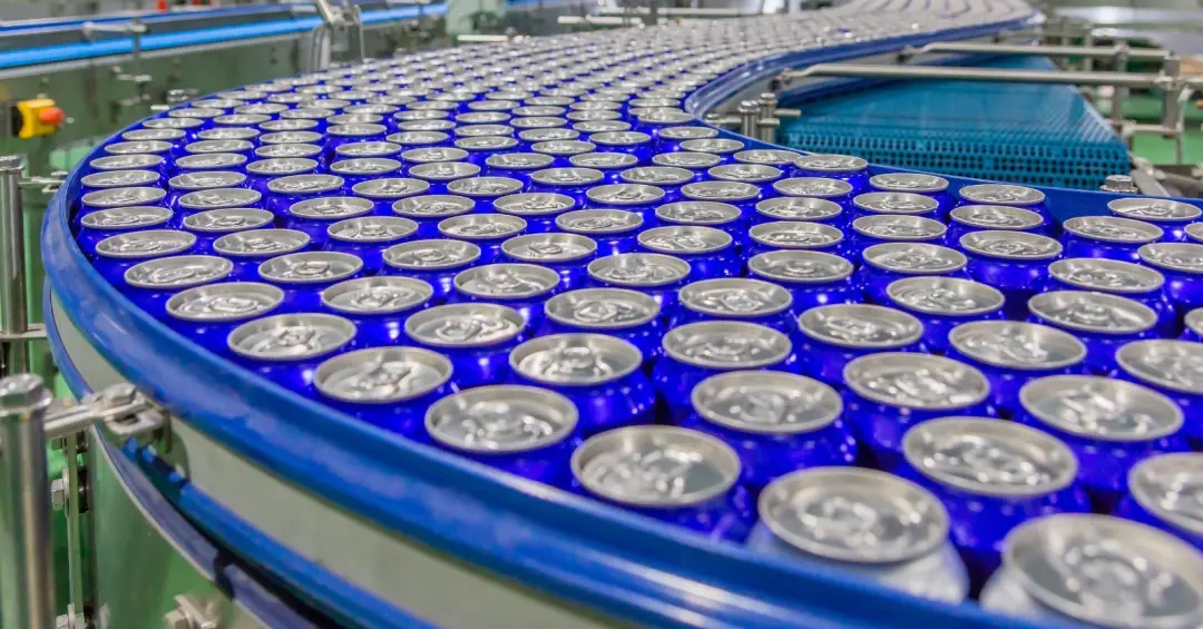 Ambev registra lucro de 3,4 bilhões e cresce 24,5% em meio a Copa do Mundo 2026