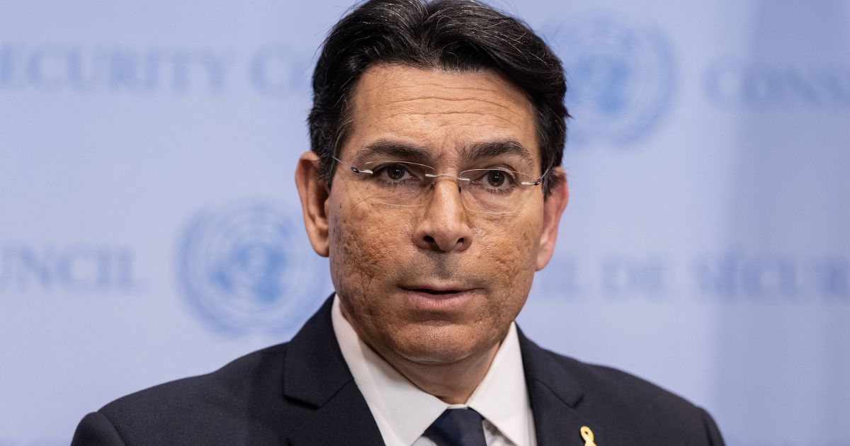 Hamas deve se desarmar para acordo avançar, diz embaixador de Israel à CNN