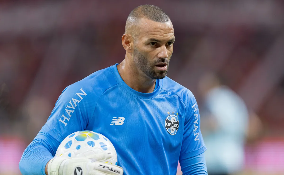 Weverton evita goleada, salva o Grêmio contra o Cruzeiro e vira destaque no Brasileirão